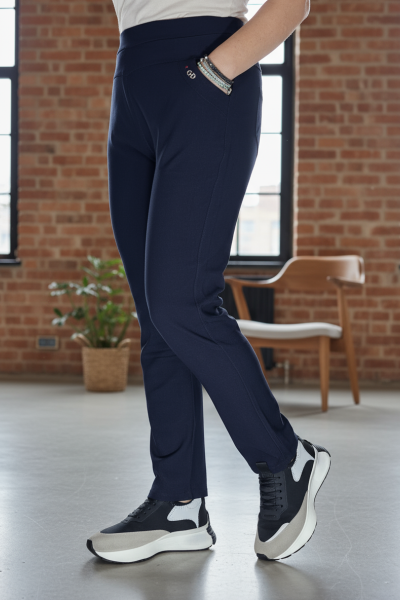 Pantaloni bleumarin elastici cu buzunare